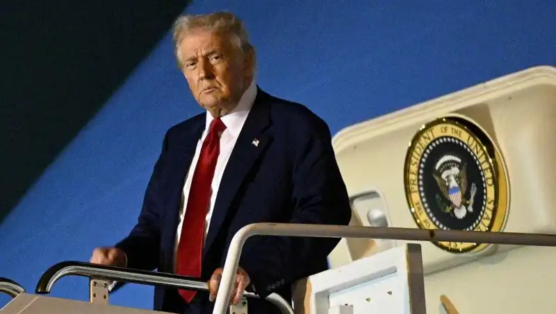 ABD Başkanı Trump, Lahey'deki NATO Zirvesi'nde Kritik Tartışmalara Katılacak