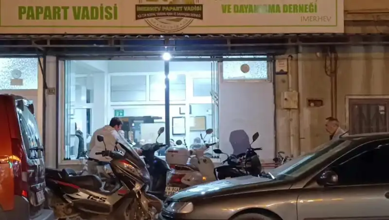 Bıçaklı Kavga: Mahallede Göz Kamaştıran Şiddet Olayı!