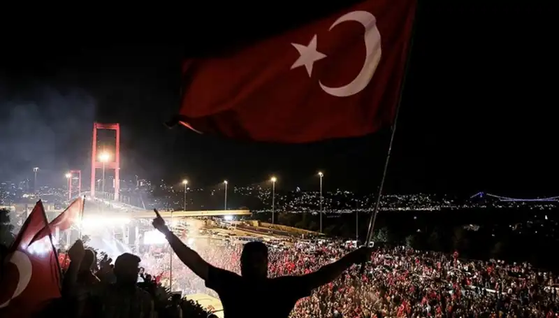 15 Temmuz’un Anısına “En Uzun Gece” Tiyatro Gösterimi Külliye’de Sahnelenecek