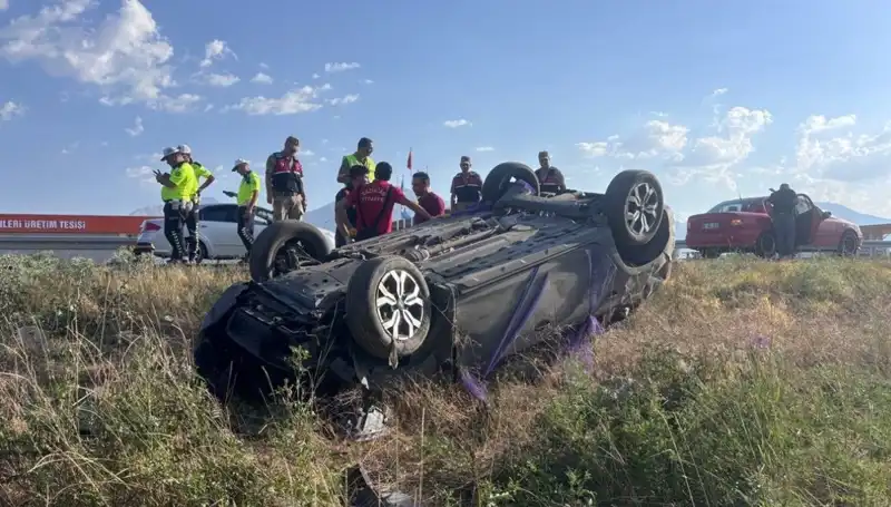 Nişan Töreni Dönüşünde Feci Kaza: 1 Ölü, 4 Yaralı