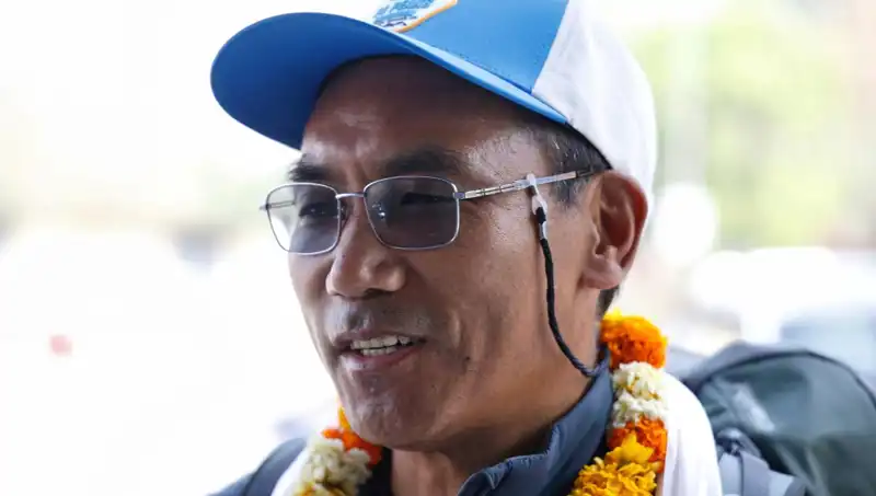 Everest Adam, Kendi Rekorunu Kırarak Zirvede Yeni Bir Dönem Başlattı