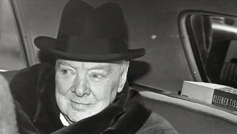 Churchill’in Tarihi Bekar Evi Satışa Çıktı: Mirası Sizi Bekliyor!