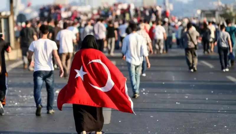 Kabineden 15 Temmuz'a Özel Anlamlı Mesajlar Yayımlandı!