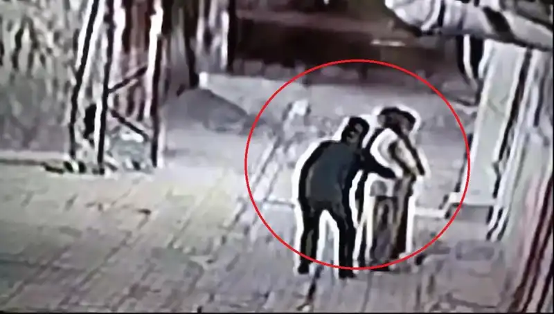 Polisler Pazarcı ve Simitçi Kılığına Girdi, Kapkaççılara Şok Operasyon