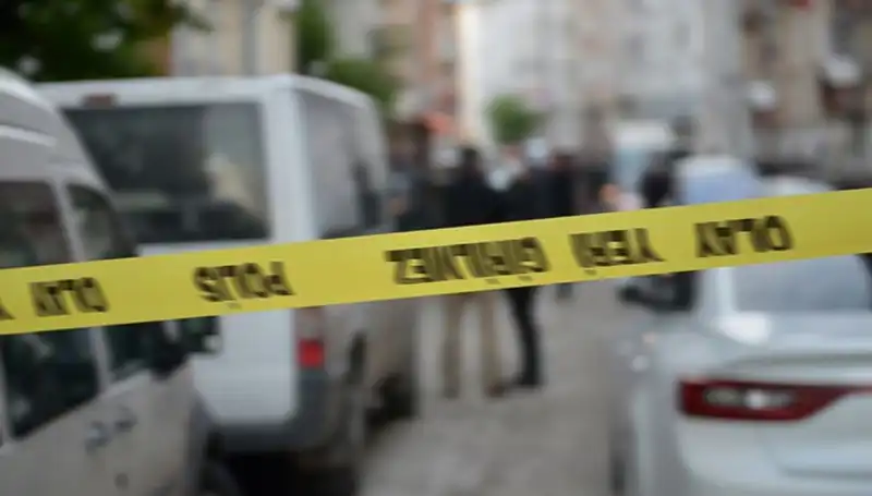 Adana'da Kanlı Pusu: Araçta Hayatını Kaybeden Genç Adamın Gizemi