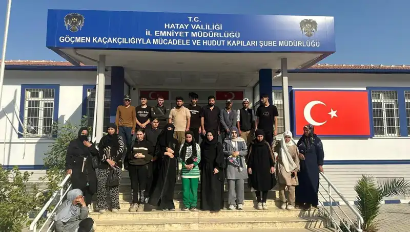 Minibüste Gizlenmiş 24 Göçmen Yakalandı: Olayın Detayları Şaşırttı