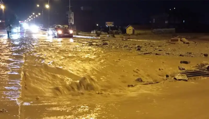 Konya ve Ankara'da Sel Alarmı: Yağışlar Hayatı Olumsuz Etkiledi
