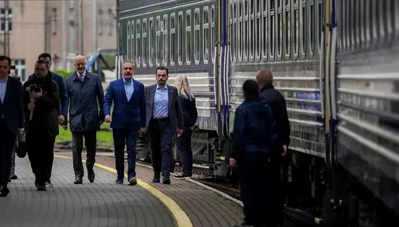 Dışişleri Bakanı Fidan, Ukrayna Ziyaretinde Gerginliği Azaltma Çabalarını Gözler Önüne Serdi