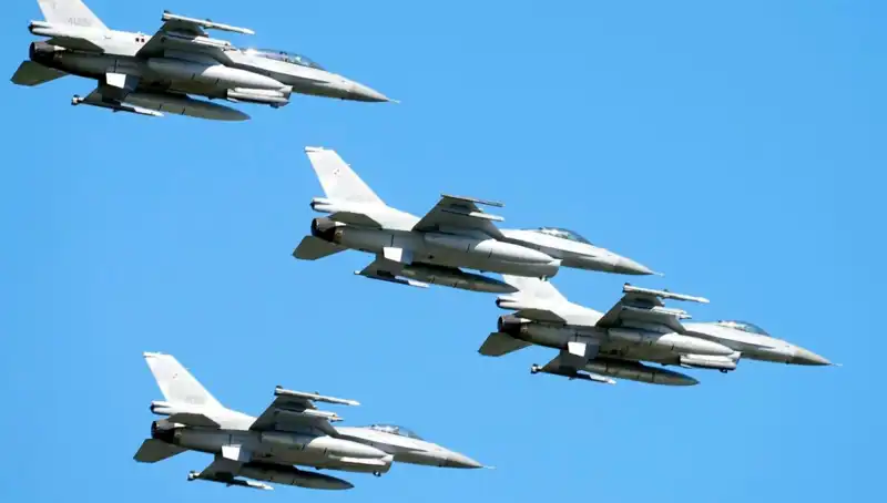 ABD, Ukraynalı Pilotlar İçin F-16 Eğitim Programını Açıklıyor