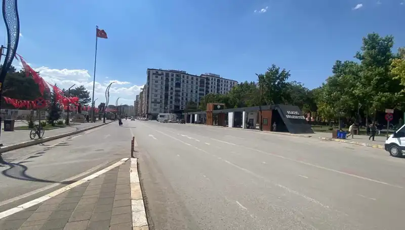 Elazığ'da Sokaklar Boş Kaldı: Şehirde Huzurun Sesi Yükseliyor