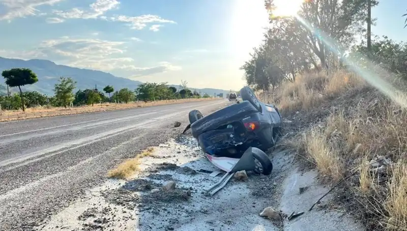 Adıyaman'da Otomobil Takla Attı: Sürücü ve Yolcu Sağ Kurtuldu