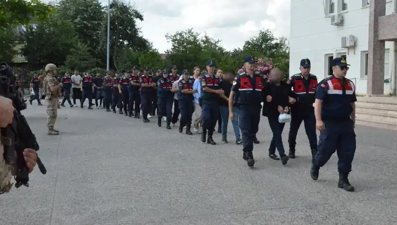 Hacizli Araçları Yeniden Tasarlayıp Satışa Sunan Çetenin Yüzleri Ortaya Çıktı
