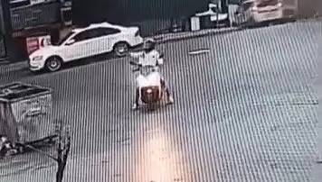 İstanbul'daki AVM'de Silahlı Saldırı: Halk Arasında Panik