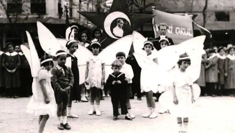 23 Nisan’ın Tarihçesi: Neden Ulusal Egemenlik ve Çocuk Bayramı Olarak Kutlanıyor?