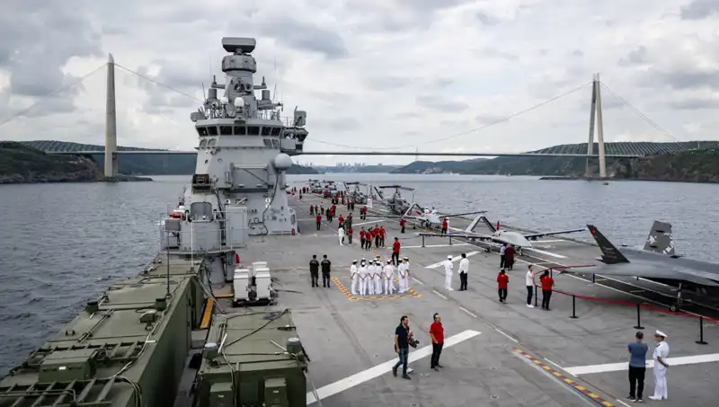 Türkiye’nin İlk İHA Gemisi TCG Anadolu, Sarayburnu’ndan Denize Açıldı