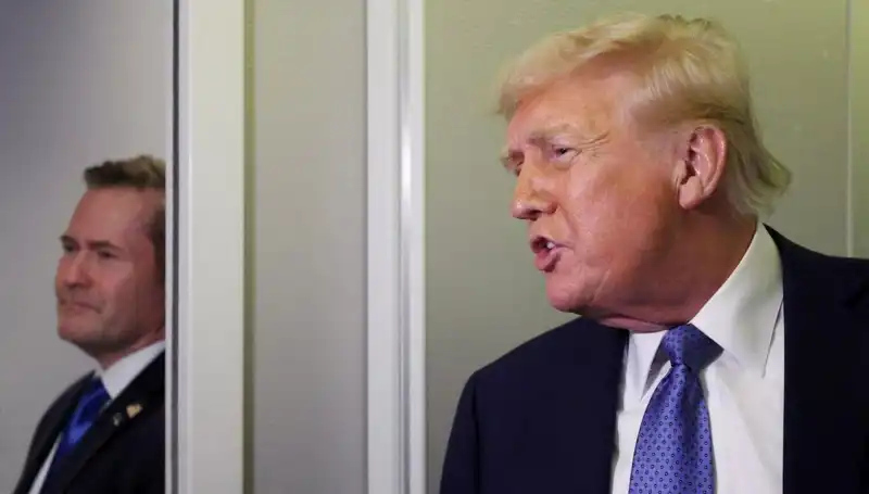 Trump'ın Görevden Alması: Mike Waltz'un Sızdırdığı Planlar Ne?