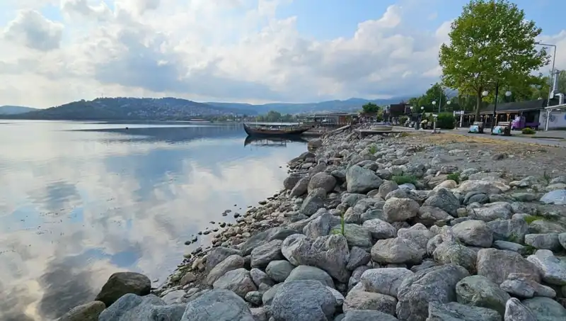 Sapanca Gölü'nde Dikkat Çeken Su Seviyesi Düşüşü: Nedenleri ve Sonuçları