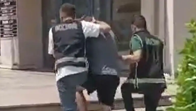 Turist, Sahte Dövizle Alışveriş Yaptığı İçin Sınır Dışı Edildi