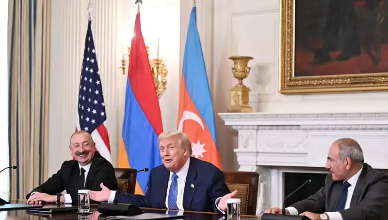 Aliyev'den Ermenistan'a Acil "Anayasa" Çağrısı: Zaman Kaybına Yer Yok