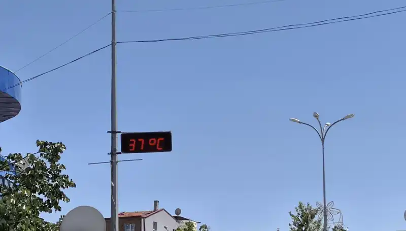 Yaz Sıcakları Rekor Kırıyor: Termometreler 38 Dereceyi Geçti