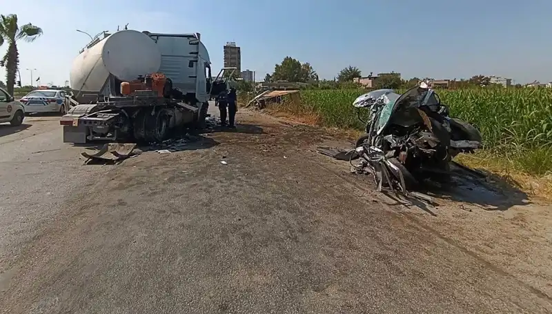Adana'da Tankerle Otomobil ve Kamyon Çarpıştı: Feci Kaza Anları