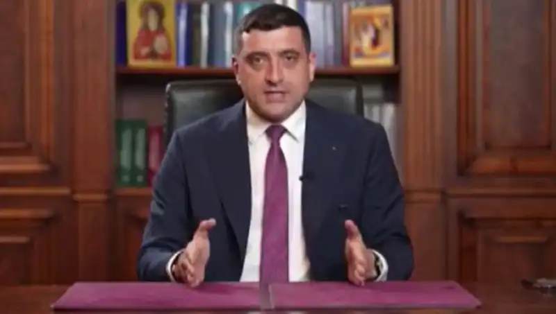 Romanya Seçimlerinde Aşırı Sağcı Adayın Heyecan Verici Yükselişi