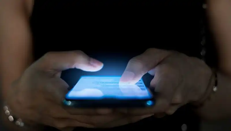 Narsisizmin Yeni Göstergesi: Akıllı Telefon Kullanım Alışkanlıkları