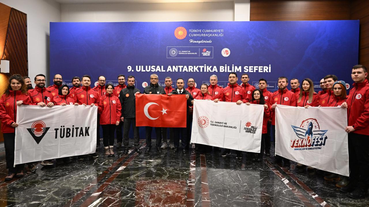 Türk Bilim İnsanları Yine Antarktika Yolunda